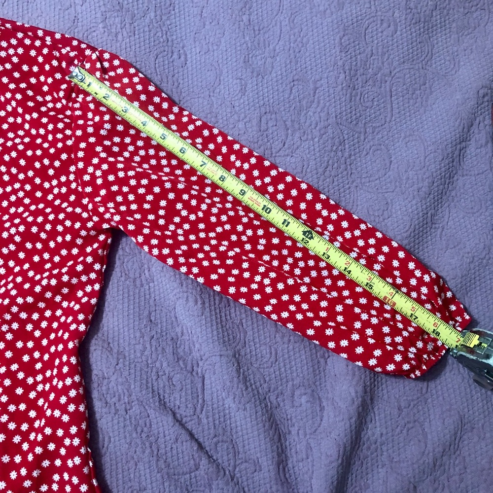 Floral Blouse 🌹🤍❤️ - Picture 13 of 14